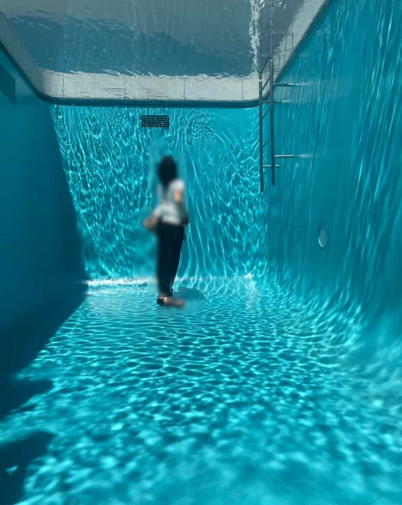 21世紀美術館　スイミング・プール