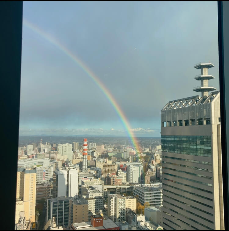 ウェスティンホテルの26階から見えた虹