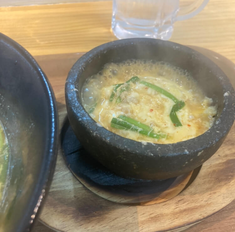 宮崎辛麺　天辛降臨　石焼ご飯にスープをかける