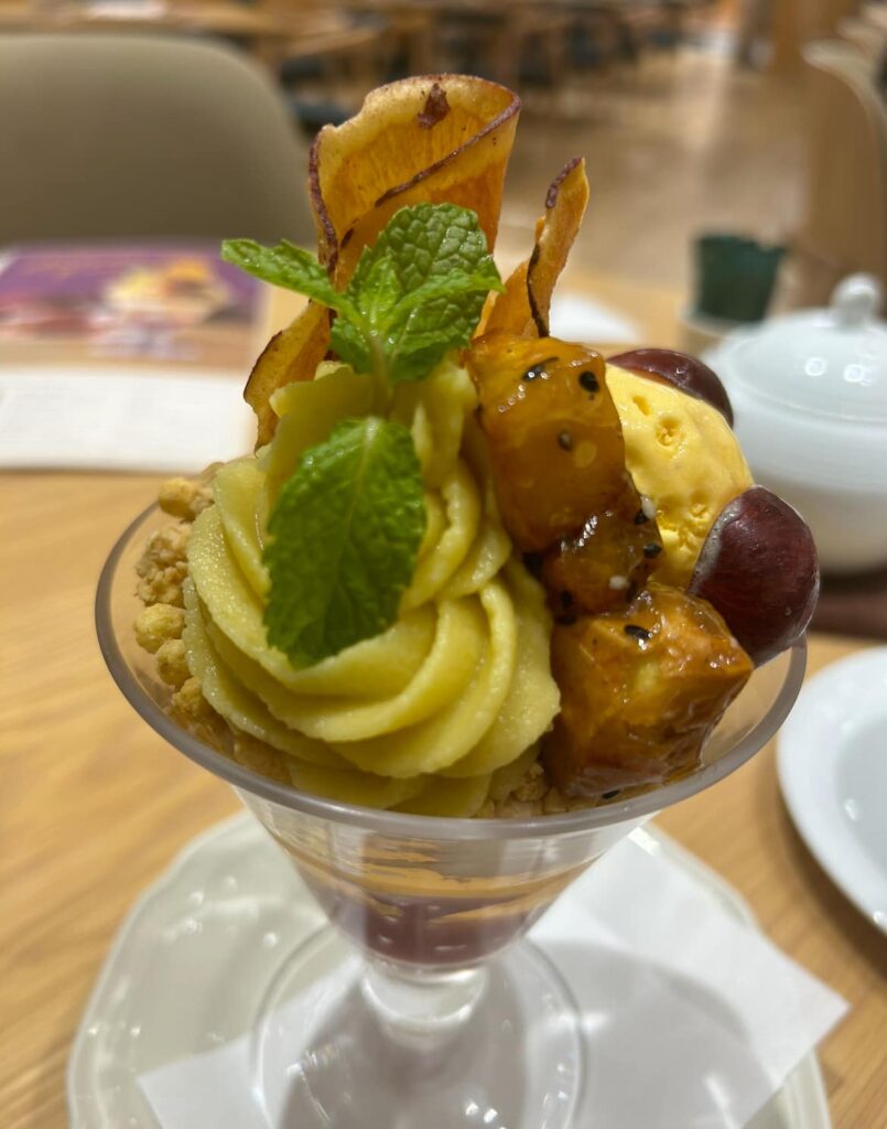 Afternoon Tea Tea Room　さつまいもと葡萄のパフェ