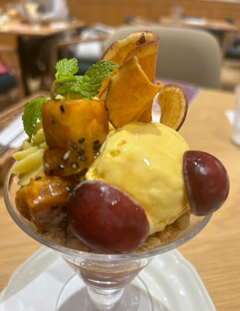 Afternoon Tea Tea Room　さつまいもと葡萄のパフェ