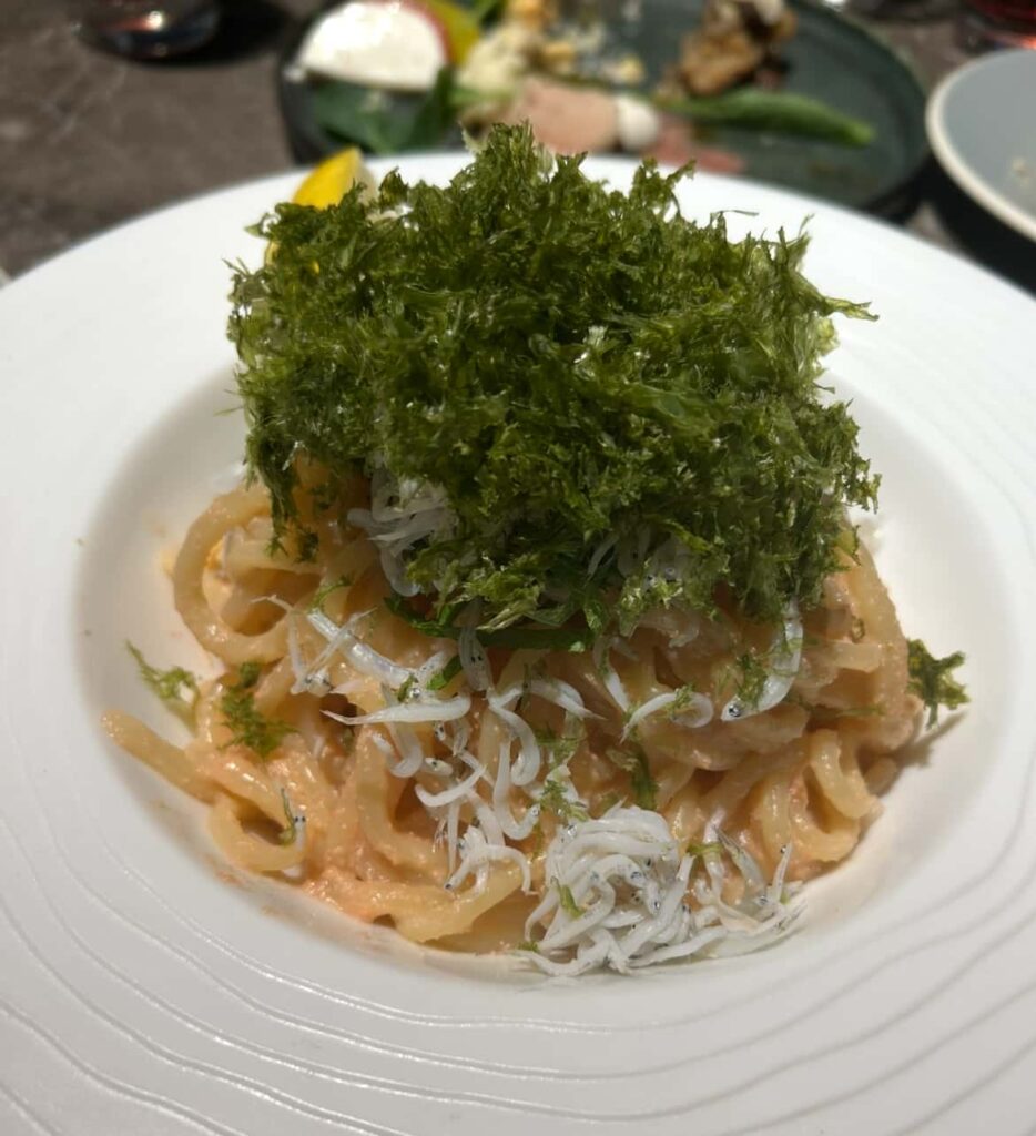 イルチェントロ ハミングバード しらすバターあおさのりパスタ