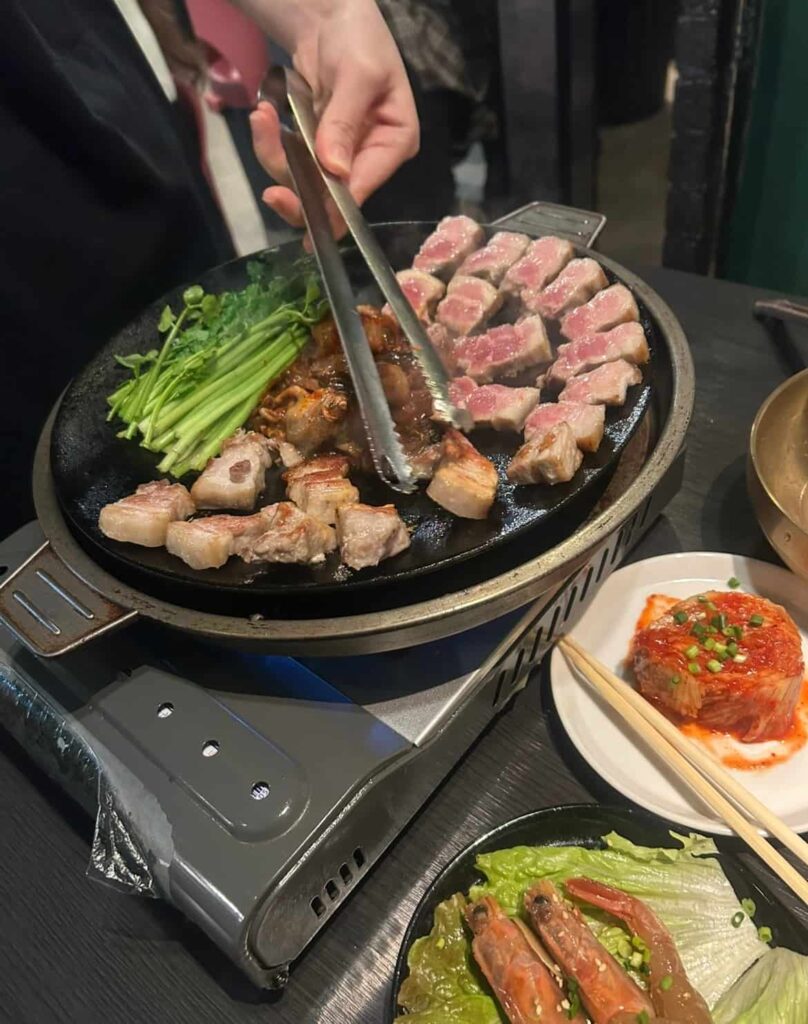 新大久保 カントンの思い出RAON ミナリサムギョプサル