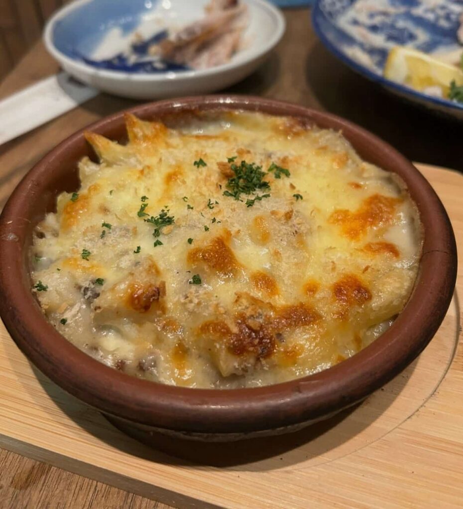 飲み喰い処 せがれ 里芋とブルーチーズグラタン