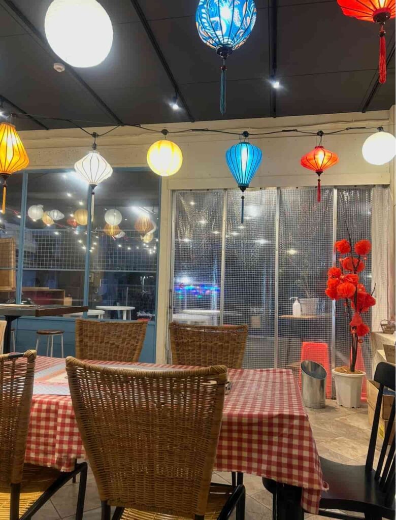 虹色路店　