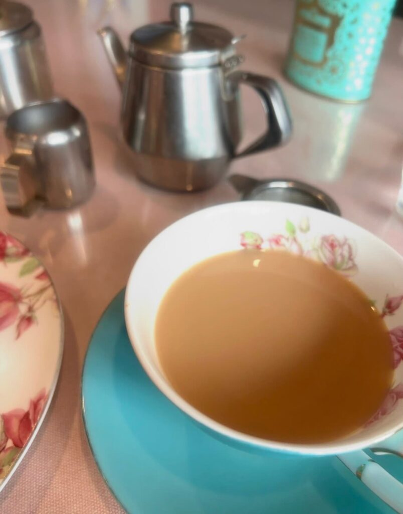 ハムステッドティールーム スコーン 紅茶